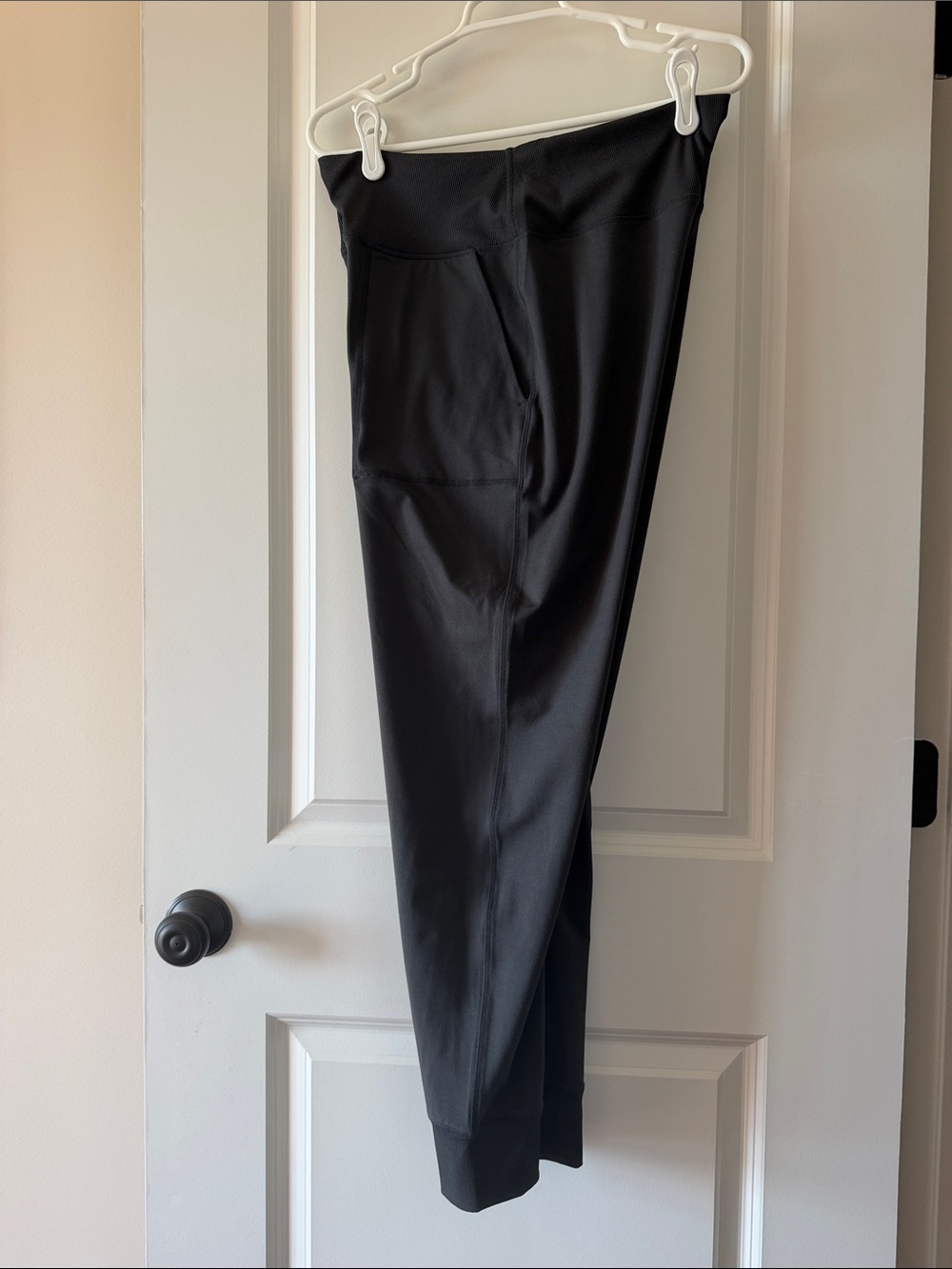 Kinesis Women’s Black Athletic Jogger Pants with Side Pocket, Never Worn!